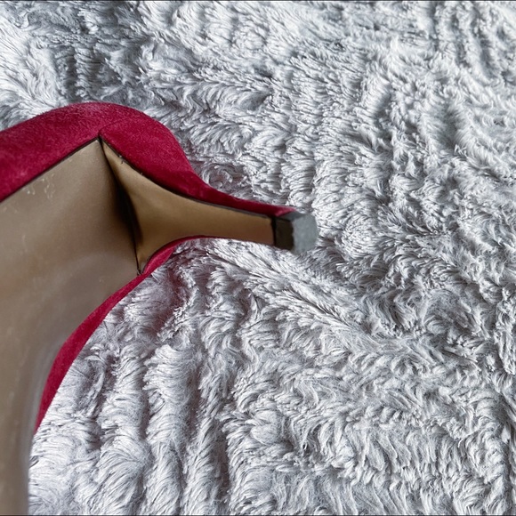 Tahari Red Heels - Picture 4 of 7